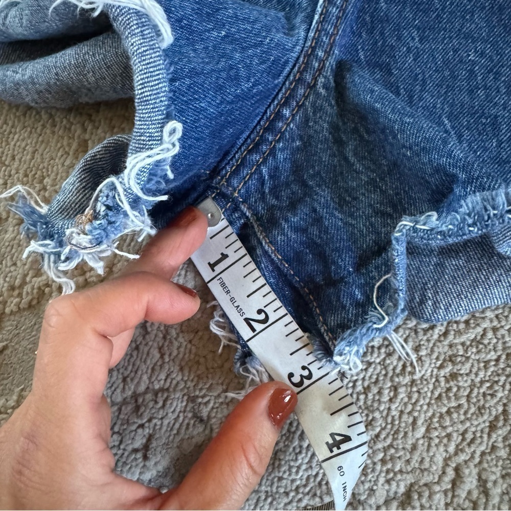 Levi’s premium denim shorts ribacage jean shorts high rise button fly Size 30 - Picture 9 of 13